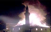 صرب‌ها مسجد مسلمانان بوسني را در روز عيد قربان به آتش کشيدند