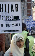 تظاهرات در اعتراض به منع استفاده از حجاب