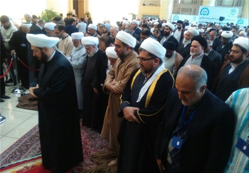 نماز وحدت در کنفرانس وحدت اسلامی در تهران