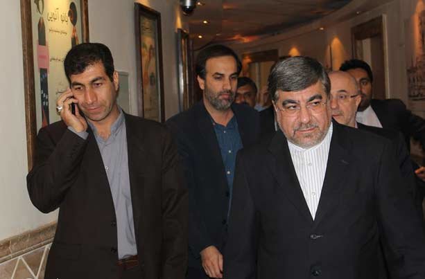 وزیر ارشاد از نمایشگاه اجلاس نماز در قزوین بازدید کرد