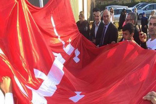 پرچم حرم مطهر امام حسین(ع) در دانمارک به اهتزاز در آمد